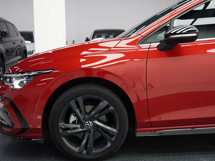 Фото 8 - Volkswagen Golf