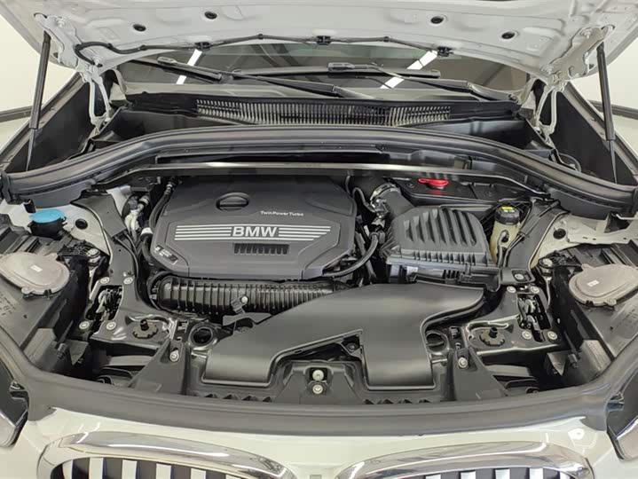 Фото 10 - BMW X1