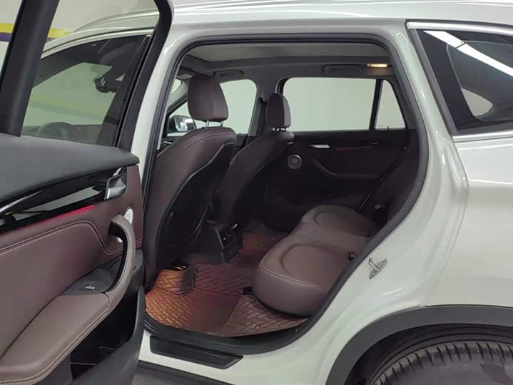 Фото 11 - BMW X1