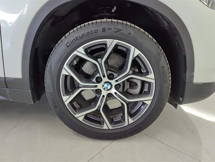 Фото 6 - BMW X1