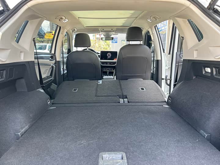 Фото 30 - Volkswagen Tayron