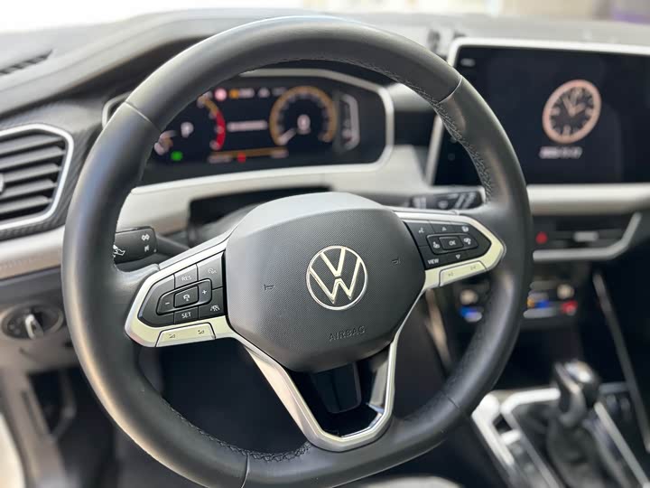 Фото 33 - Volkswagen Tayron