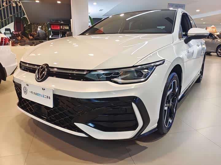 Фото 1 - Volkswagen Golf