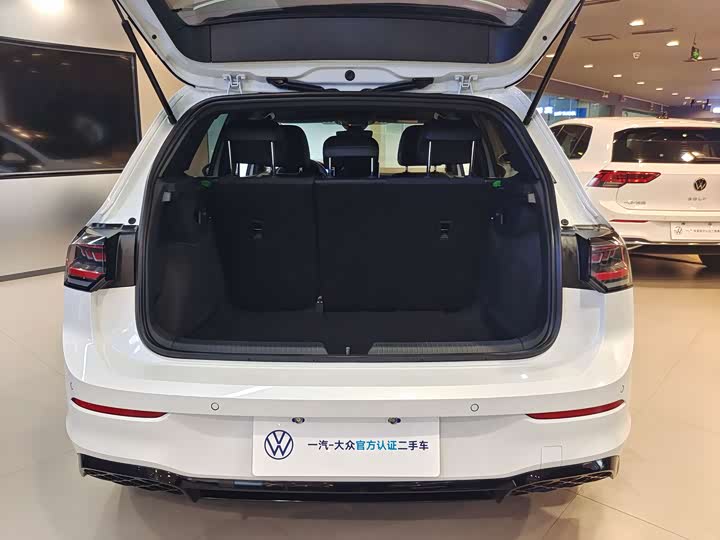 Фото 10 - Volkswagen Golf