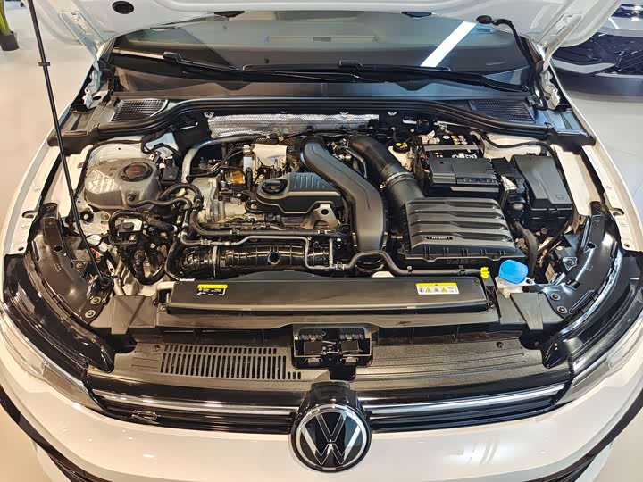 Фото 6 - Volkswagen Golf