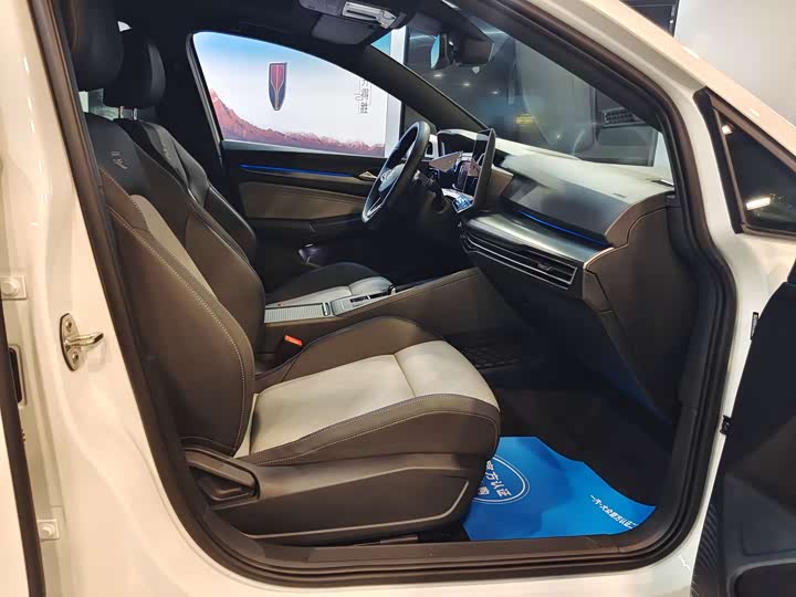 Фото 8 - Volkswagen Golf