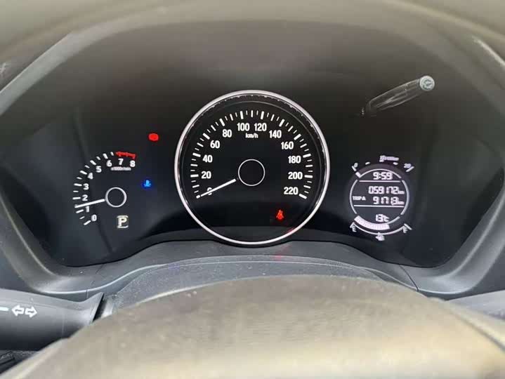 Фото 7 - Honda Vezel