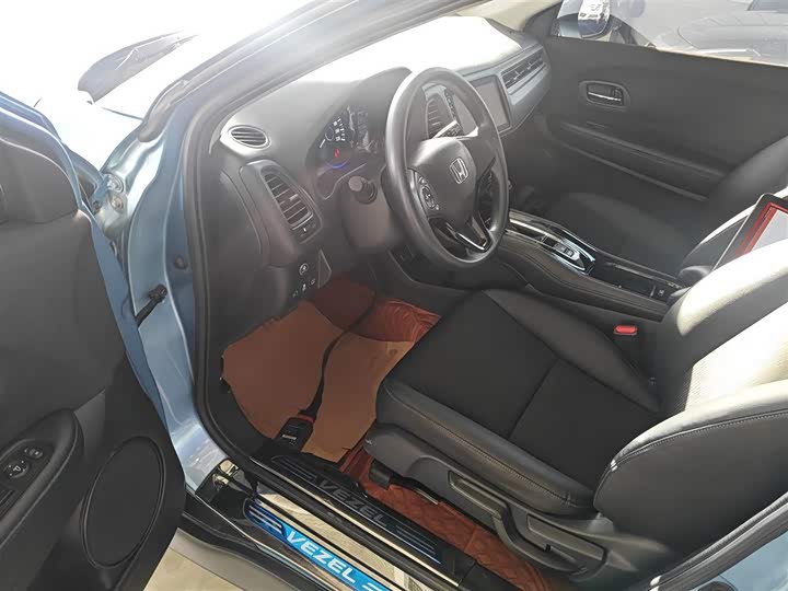 Фото 16 - Honda Vezel