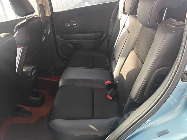 Фото 17 - Honda Vezel