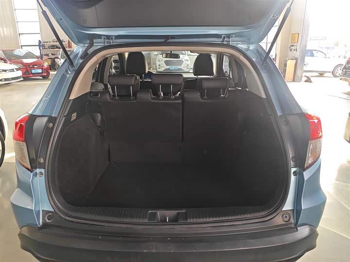 Фото 19 - Honda Vezel