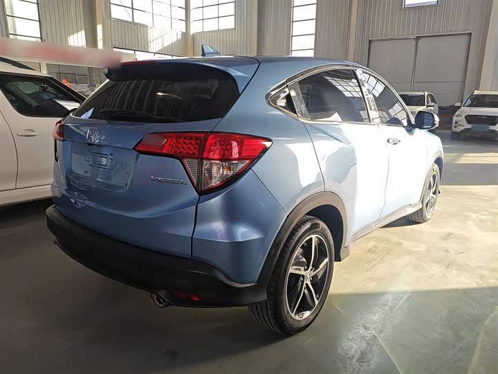 Фото 7 - Honda Vezel