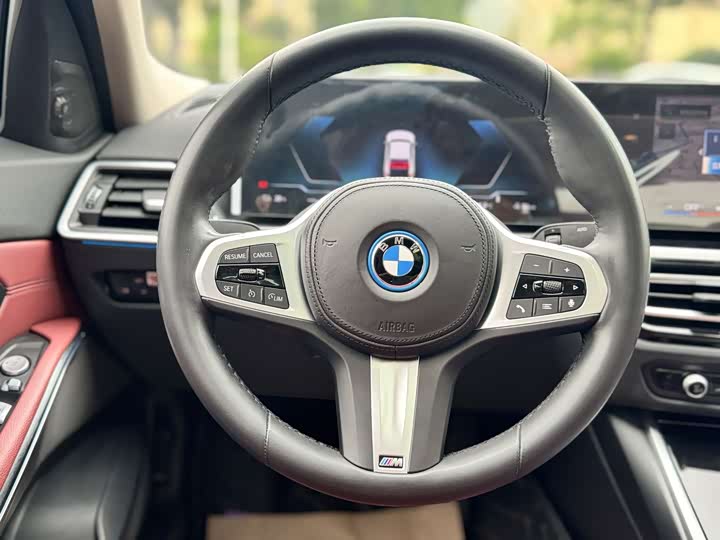 Фото 12 - BMW i3