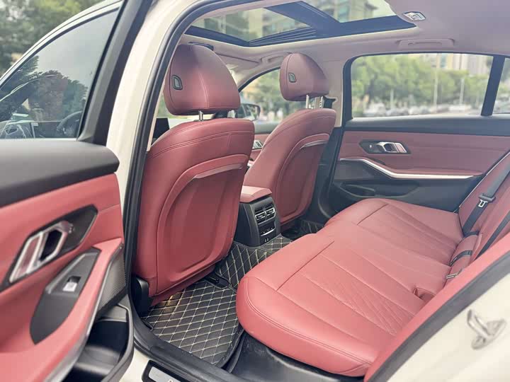 Фото 14 - BMW i3