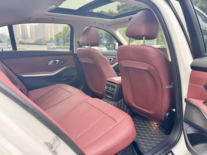 Фото 15 - BMW i3