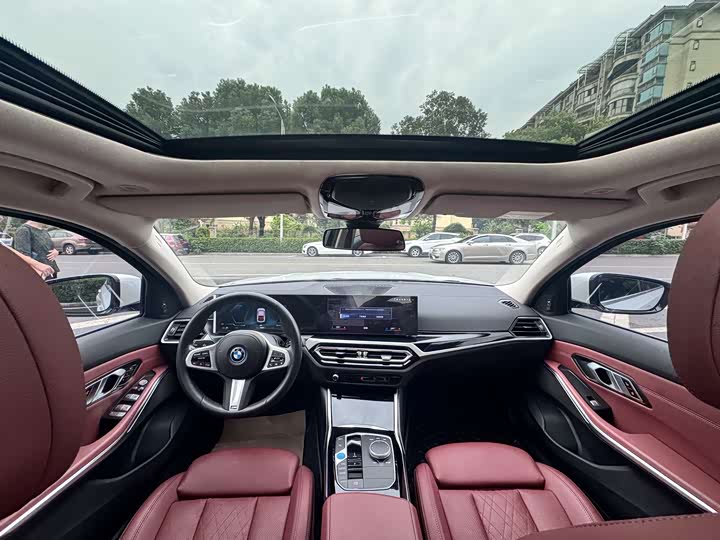 Фото 18 - BMW i3