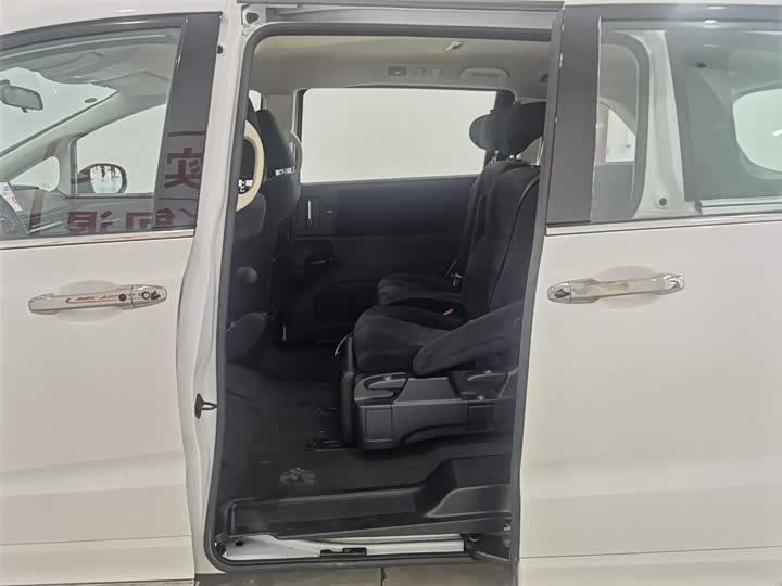 Фото 15 - Honda Odyssey