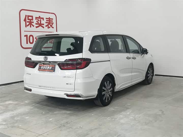 Фото 2 - Honda Odyssey