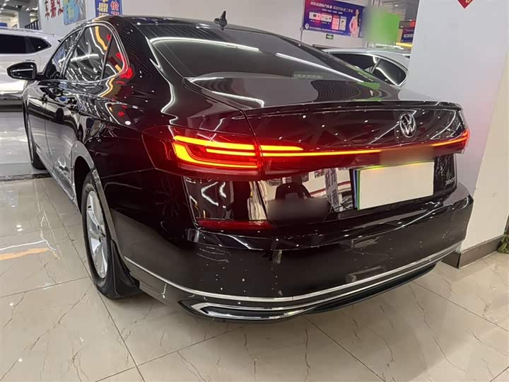 Фото 7 - Volkswagen Passat