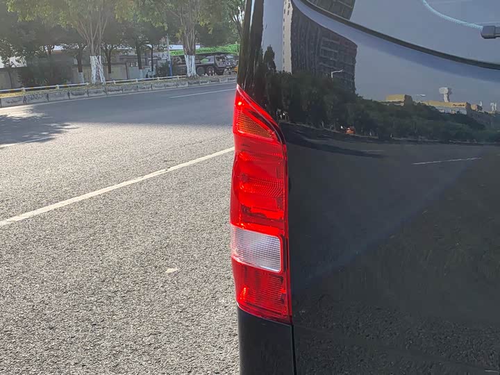 Фото 12 - Mercedes-Benz Vito