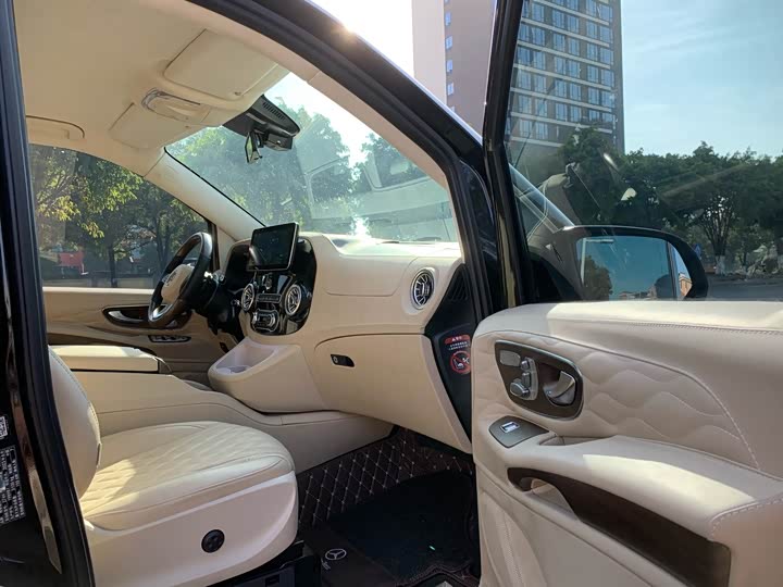 Фото 16 - Mercedes-Benz Vito