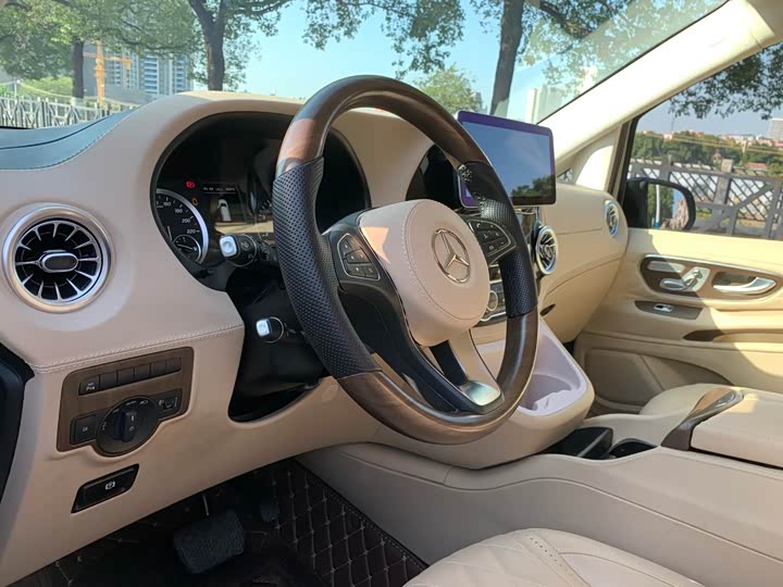 Фото 18 - Mercedes-Benz Vito