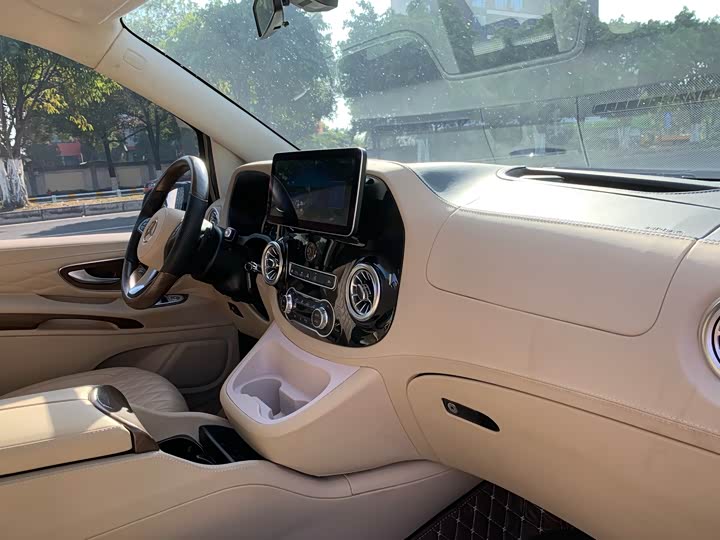 Фото 29 - Mercedes-Benz Vito