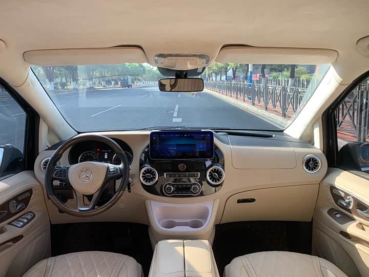 Фото 37 - Mercedes-Benz Vito