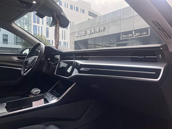 Фото 11 - Audi A7