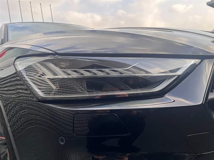 Фото 13 - Audi A7