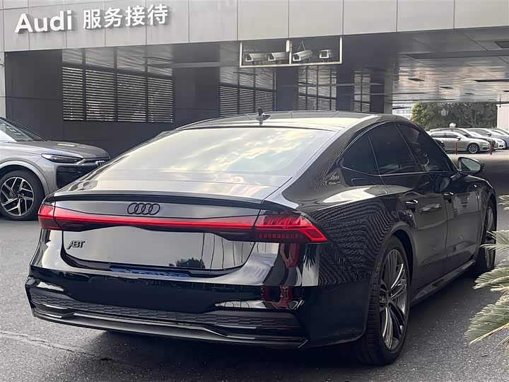 Фото 5 - Audi A7