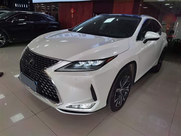 Фото 1 - Lexus RX