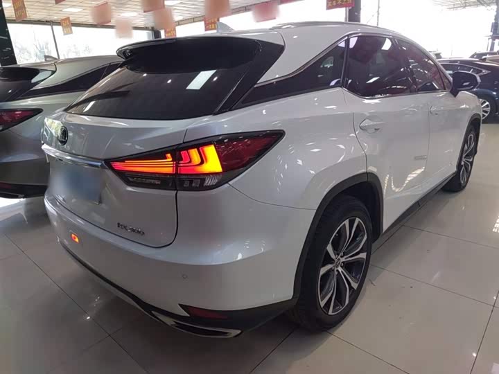 Фото 5 - Lexus RX