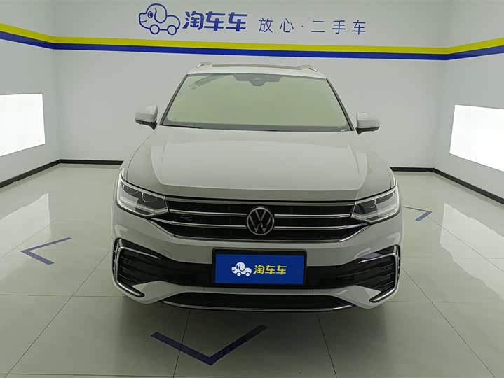 Фото 1 - Volkswagen Tiguan L Pro