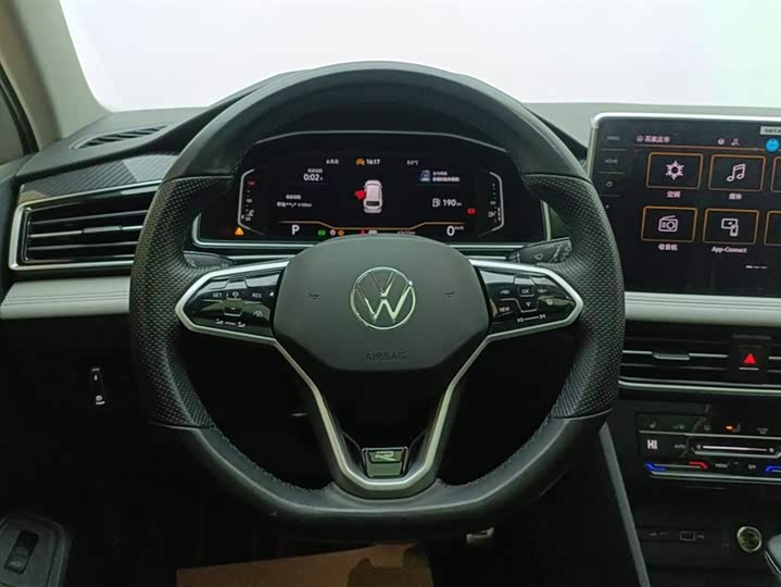 Фото 14 - Volkswagen Tiguan L Pro