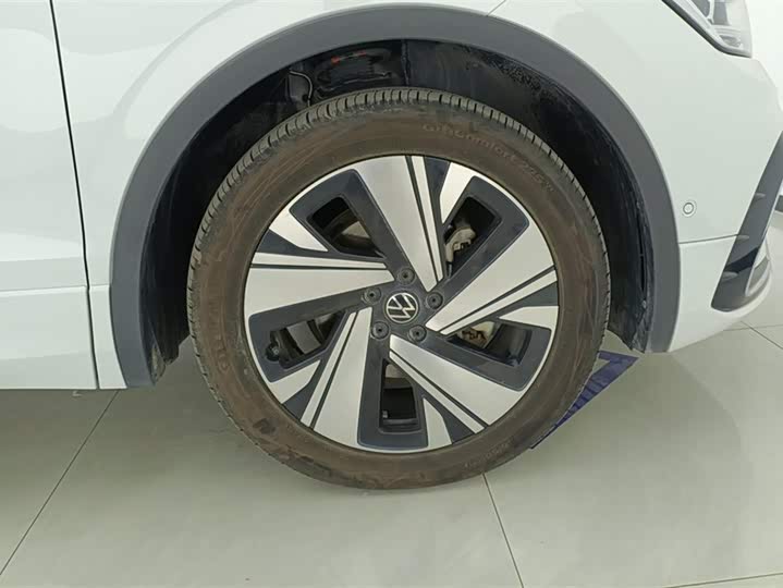 Фото 5 - Volkswagen Tiguan L Pro