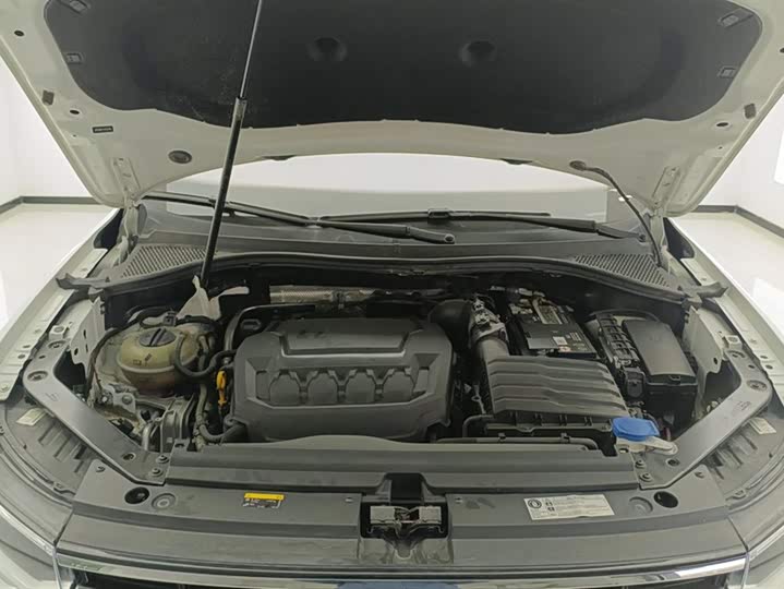 Фото 9 - Volkswagen Tiguan L Pro