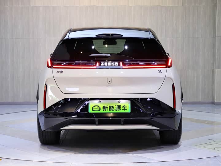 Фото 6 - Zeekr X