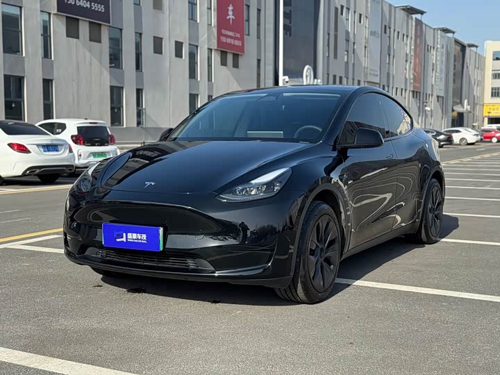 Фото 1 - Tesla Model Y