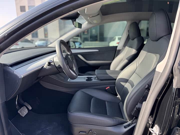 Фото 4 - Tesla Model Y