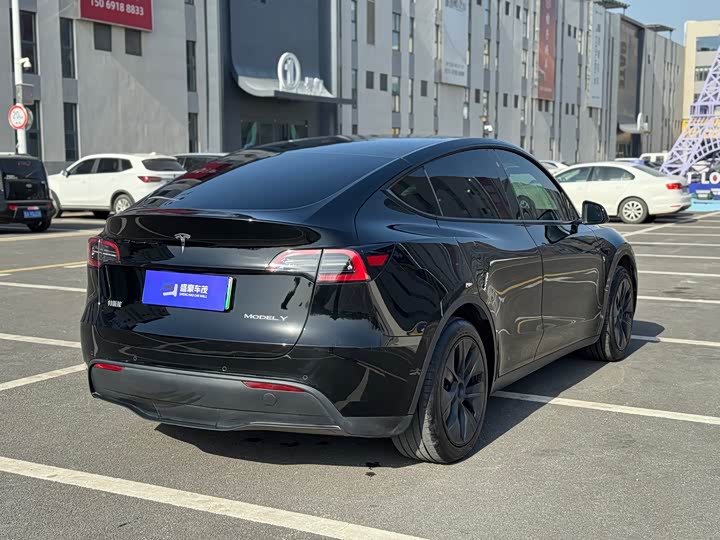 Фото 7 - Tesla Model Y