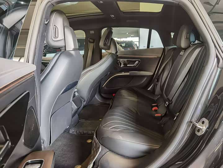 Фото 9 - Mercedes-Benz EQS