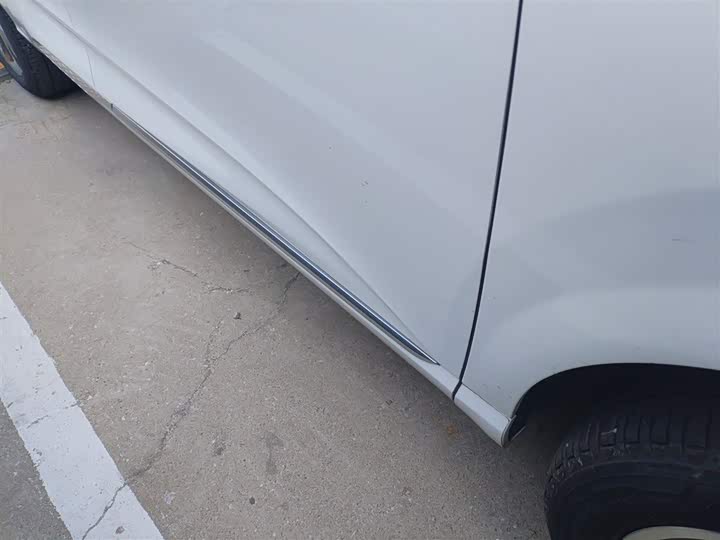 Фото 21 - Hongqi HS3 Hybrid