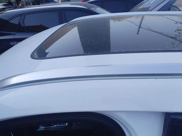 Фото 27 - Hongqi HS3 Hybrid