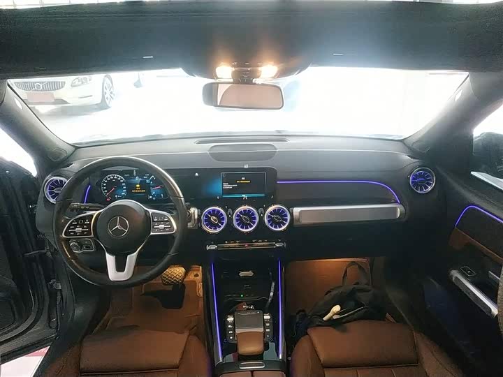 Фото 10 - Mercedes-Benz GLB-Class