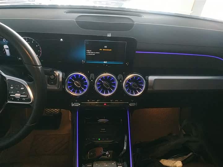 Фото 13 - Mercedes-Benz GLB-Class