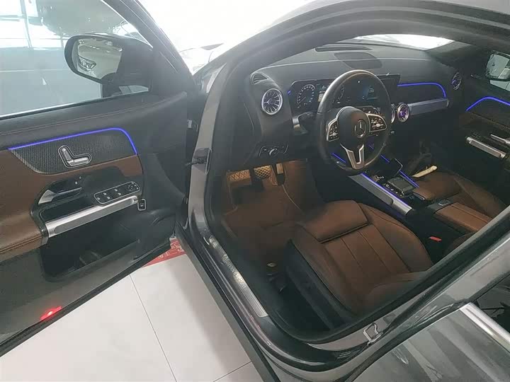 Фото 16 - Mercedes-Benz GLB-Class