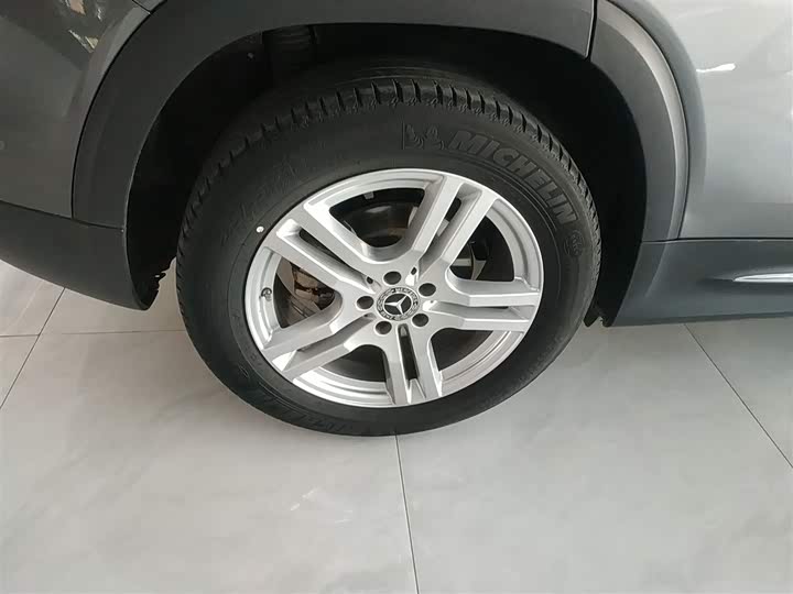 Фото 26 - Mercedes-Benz GLB-Class