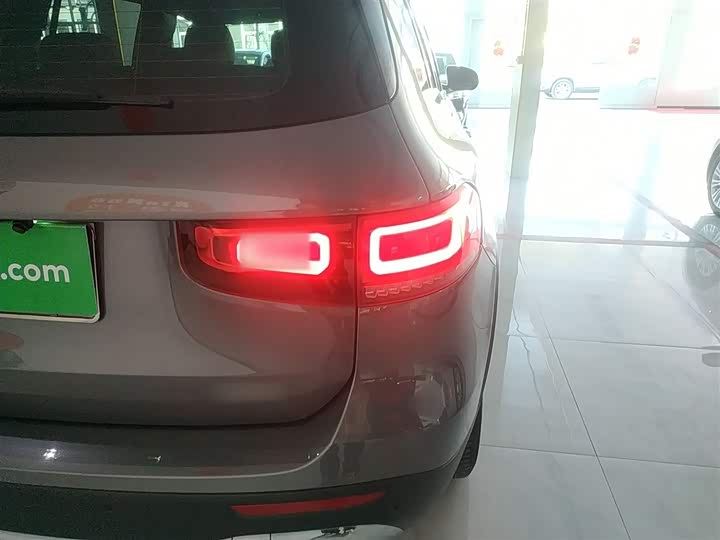 Фото 8 - Mercedes-Benz GLB-Class