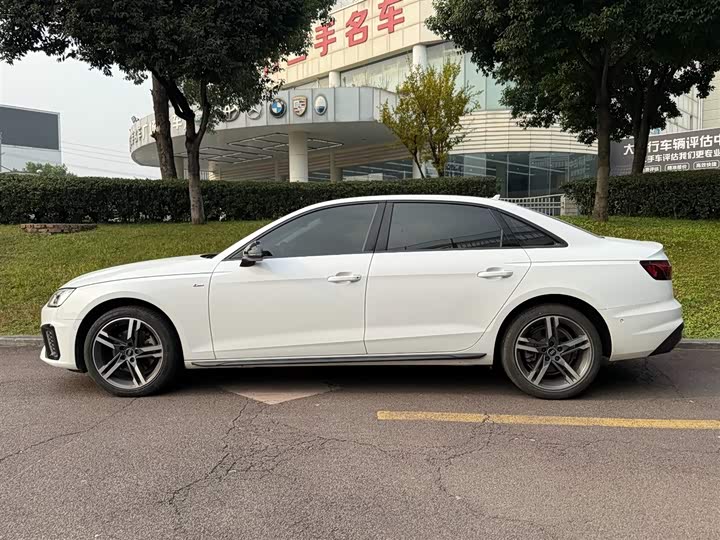 Фото 3 - Audi A4L