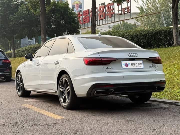 Фото 5 - Audi A4L